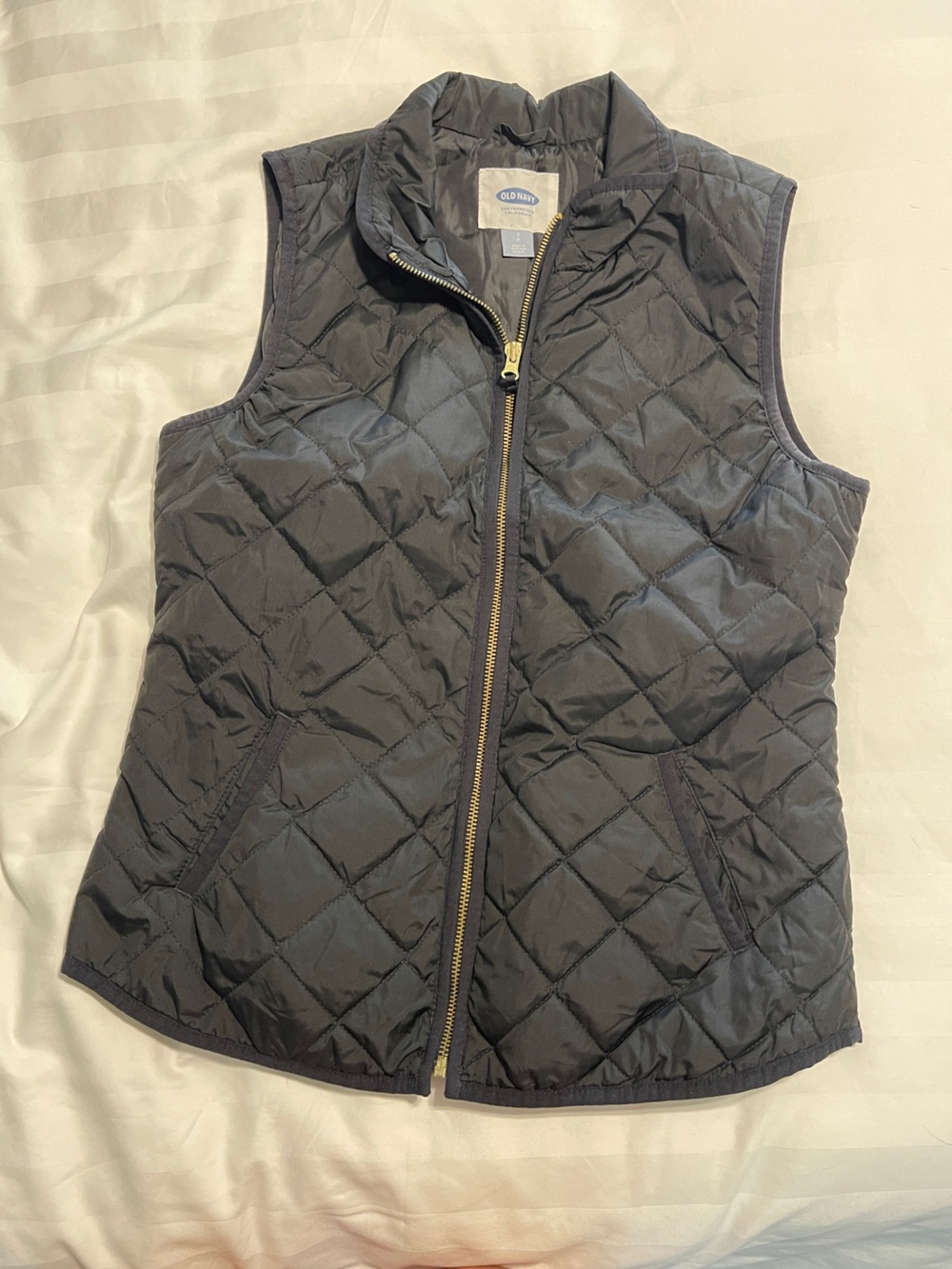 Old Navy Quilted Sleeveless Vest - Black